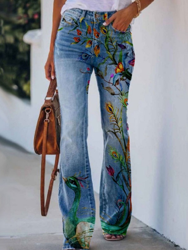 Calça jeans flare feminina despojada com estampa floral