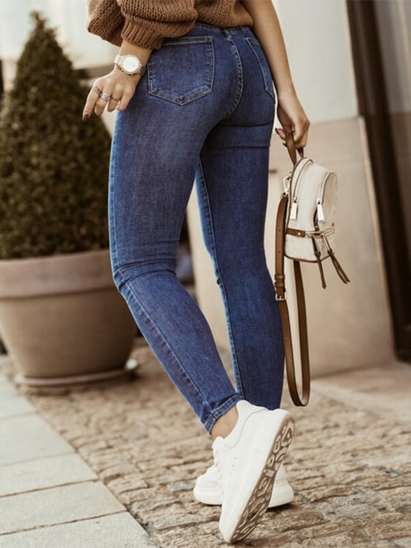 Calça jeans feminina slim azul escuro stretch com botões