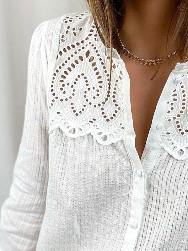 Blusa feminina boho de algodão com gola alta e botões